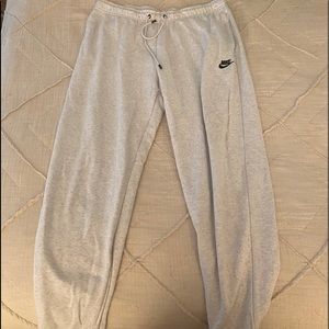 Nike joggers sweatpants